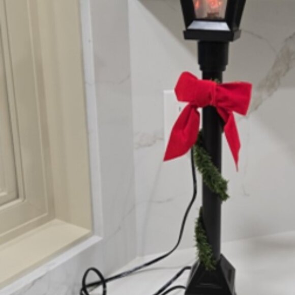 Byers' Lamplighter with electric streetlamp (2005) - Picture 7 of 9